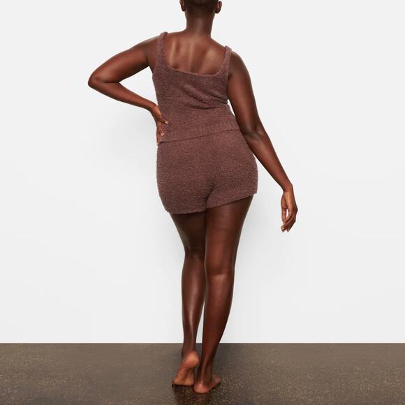 NEW SKIMS Cozy Knit Shorts in Garnet Size L/XL - Picture 2 of 7